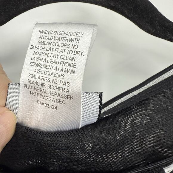 Libra Sleeveless Top Size Large Textured Knit Black Animal Pattern Round neck - Picture 6 of 9